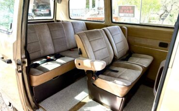Volkswagen-Vanagon-1985-brown-5
