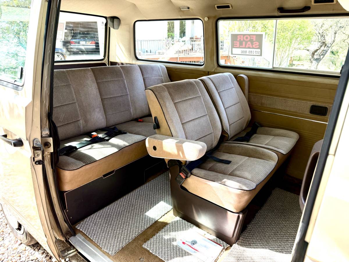 Volkswagen-Vanagon-1985-brown-5