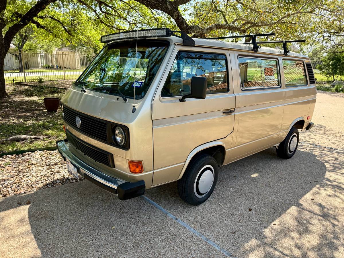 Volkswagen-Vanagon-1985-brown