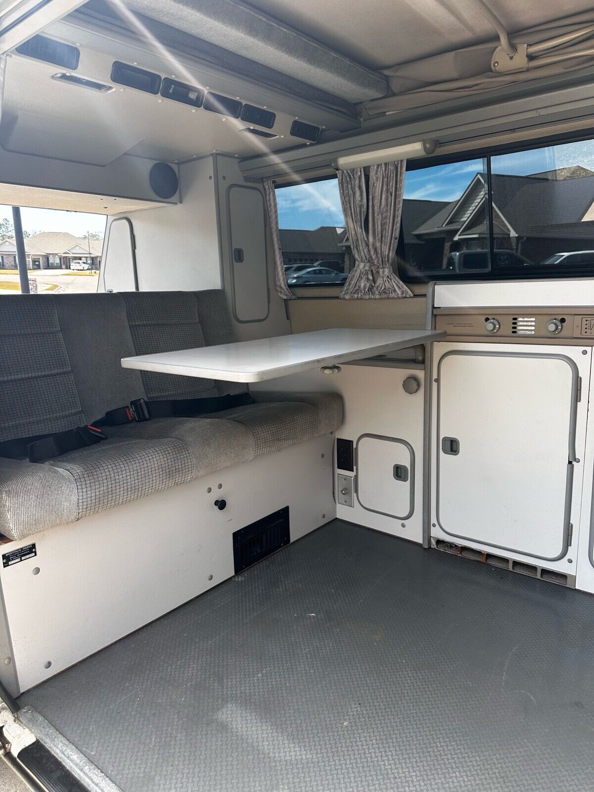 Volkswagen-Vanagon-1989-Van-Camper-19