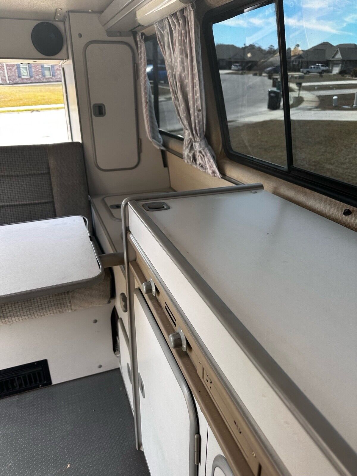 Volkswagen-Vanagon-1989-Van-Camper-22