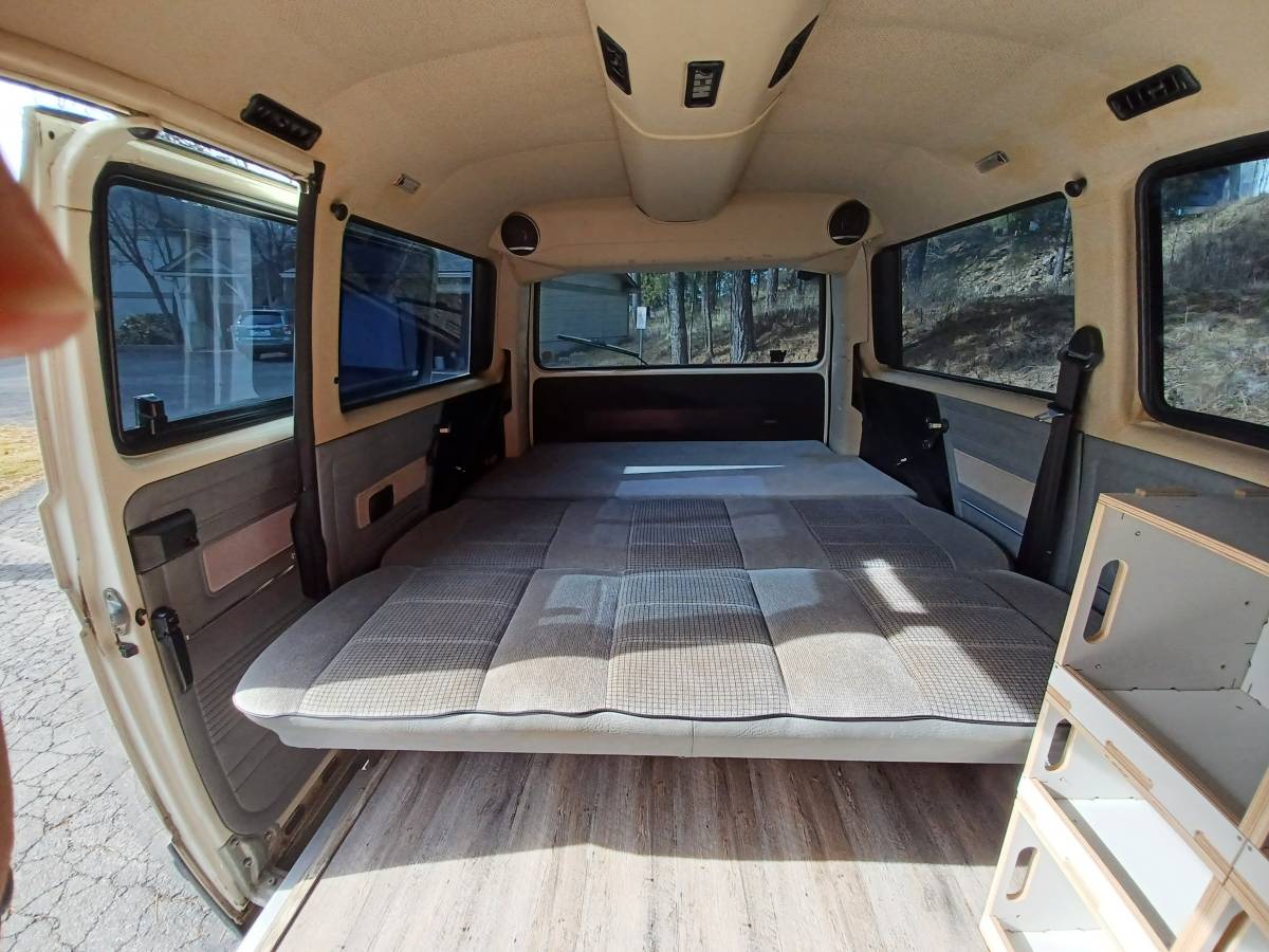 Volkswagen-Vanagon-bus-1991-white-14