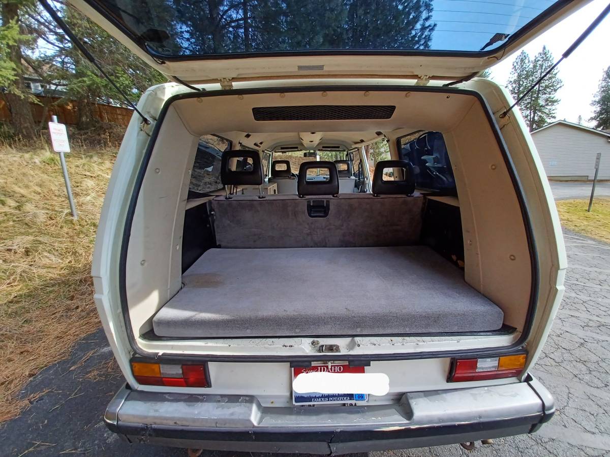 Volkswagen-Vanagon-bus-1991-white-17