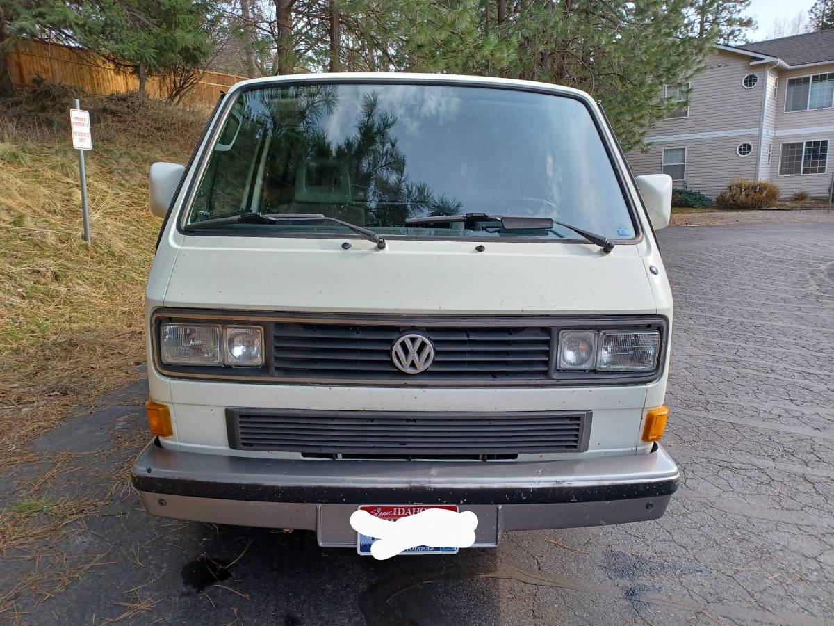 Volkswagen-Vanagon-bus-1991-white-3