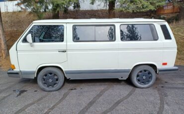 Volkswagen-Vanagon-bus-1991-white
