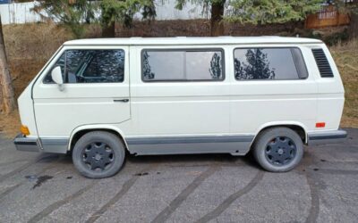 Volkswagen Vanagon bus  1991 white