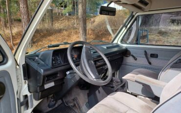 Volkswagen-Vanagon-bus-1991-white-7