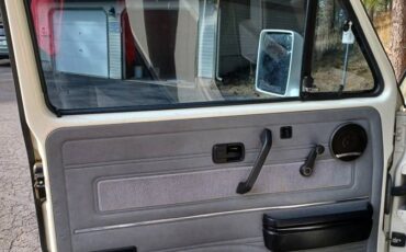 Volkswagen-Vanagon-bus-1991-white-8