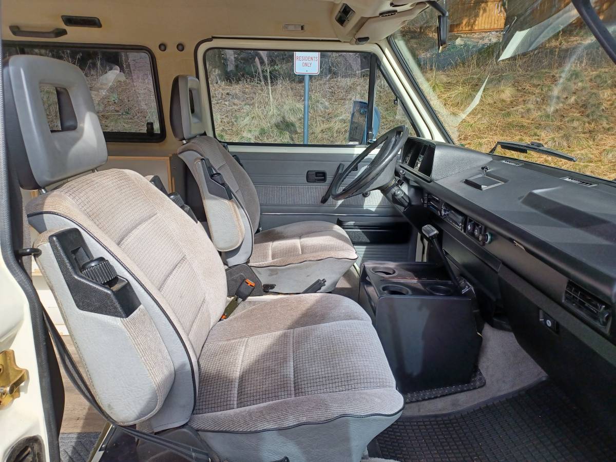 Volkswagen-Vanagon-bus-1991-white-9