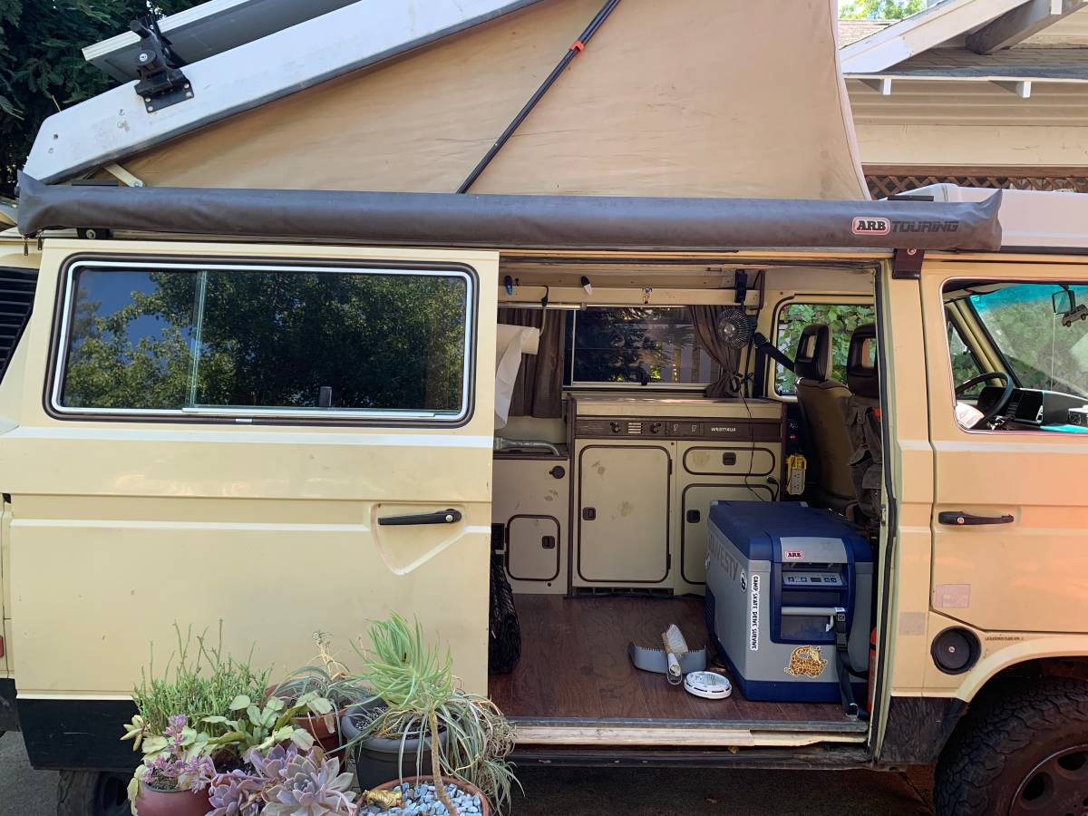 Volkswagen-Vanagon-camper-1984-16