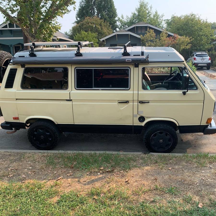 Volkswagen-Vanagon-camper-1984-3