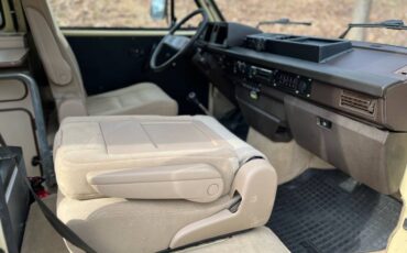 Volkswagen-Vanagon-vanagon-camper-1984-yellow-10