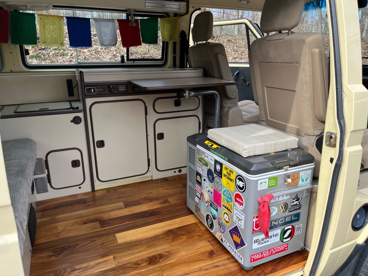 Volkswagen-Vanagon-vanagon-camper-1984-yellow-13