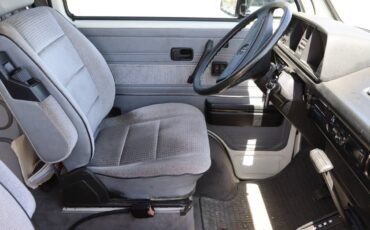 Volkswagen-Vanagon-wes-1989-white-10