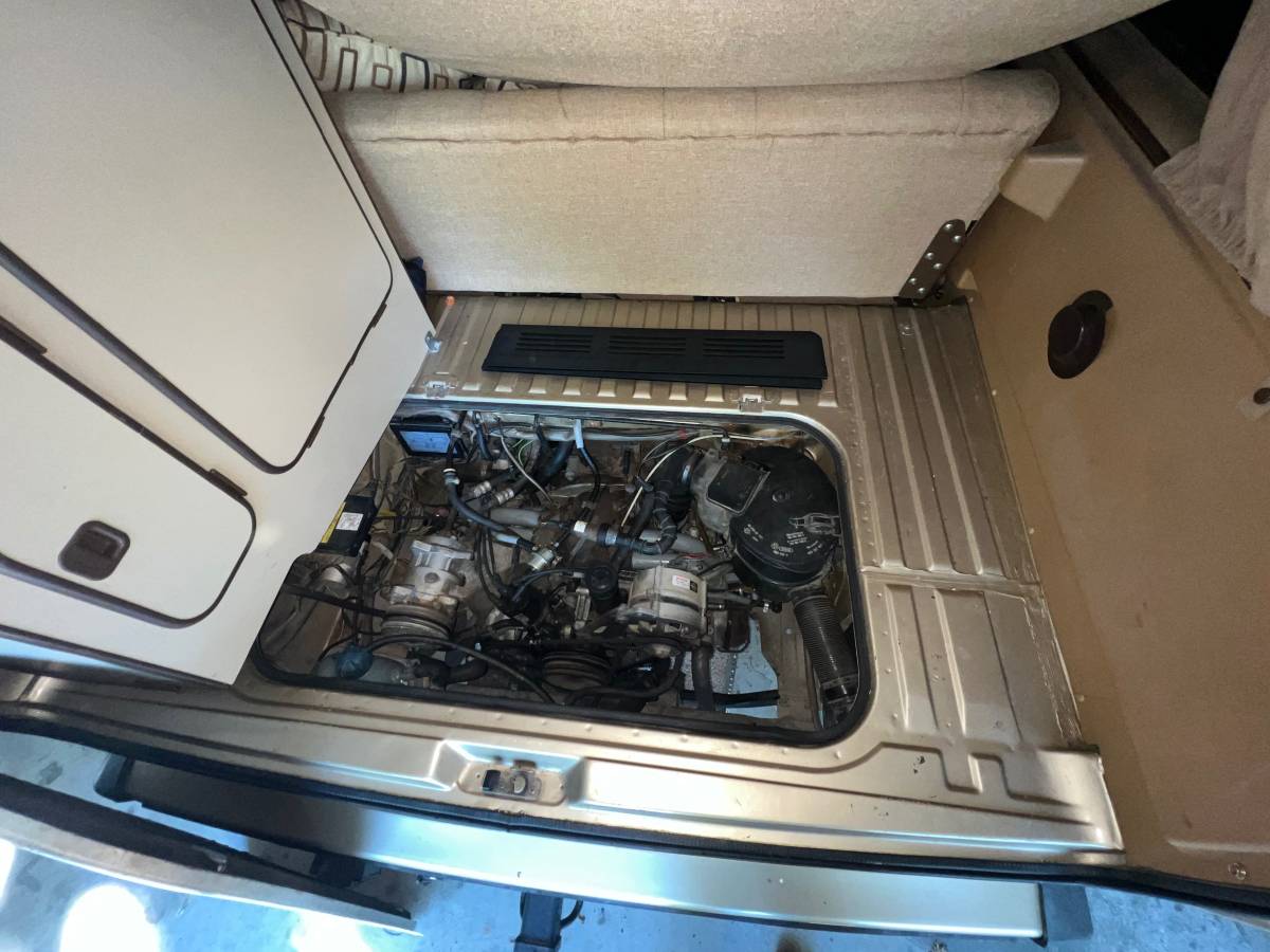 Volkswagen-Vanagon-westfalia-1986-4