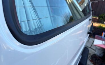 Volkswagen-Vanagon-westfalia-1990-white-1
