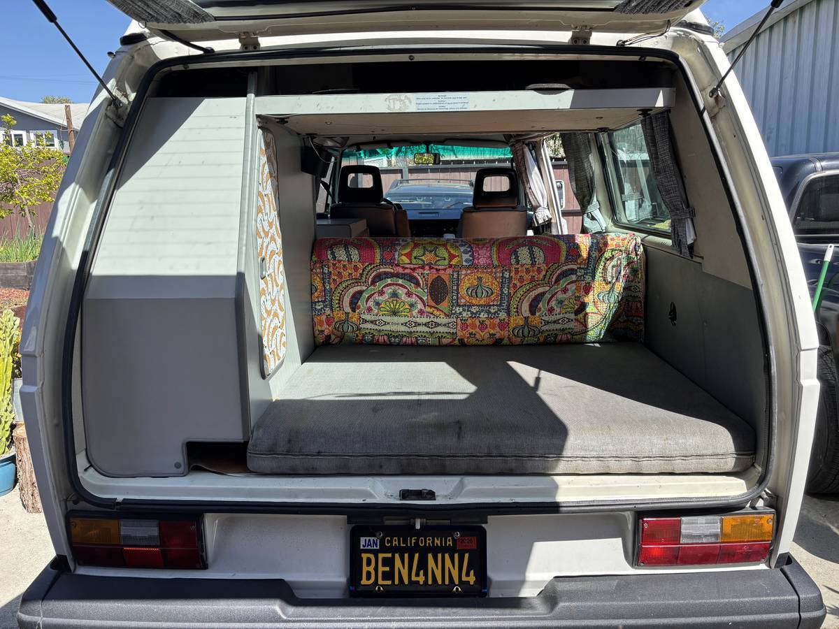 Volkswagen-Vanagon-westfalia-1990-white-15