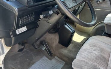 Volkswagen-Vanagon-westfalia-1990-white-18
