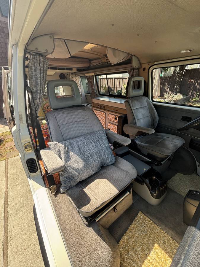 Volkswagen-Vanagon-westfalia-1990-white-20