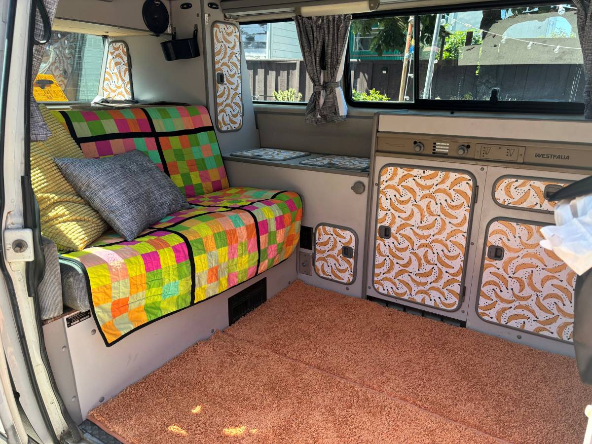 Volkswagen-Vanagon-westfalia-1990-white-3