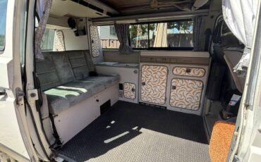 Volkswagen-Vanagon-westfalia-1990-white-6