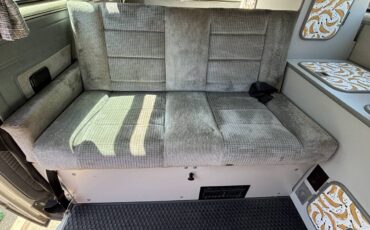 Volkswagen-Vanagon-westfalia-1990-white-7