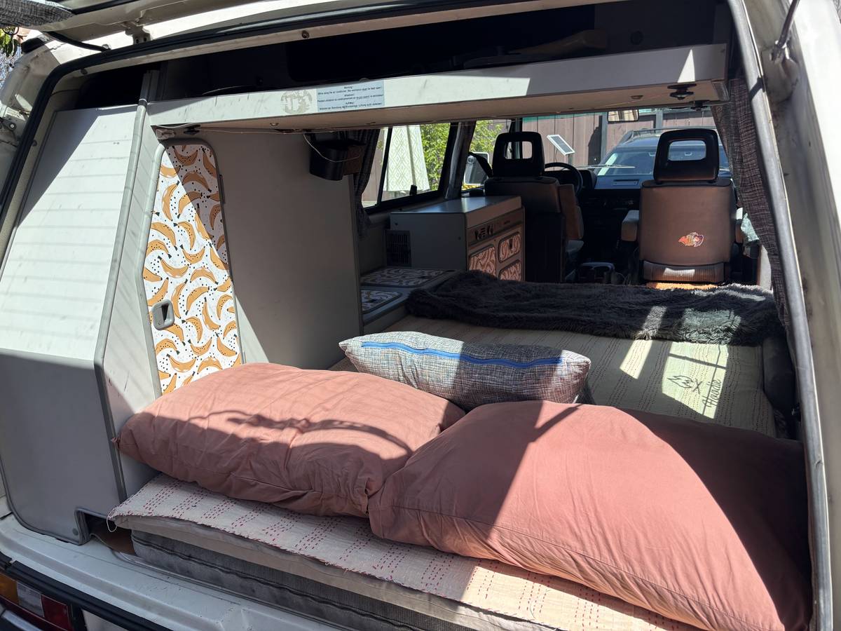 Volkswagen-Vanagon-westfalia-1990-white-9