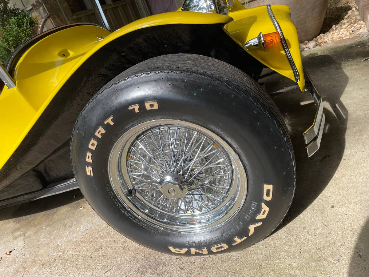 Volkswagen-Volkswagon-vw-dune-buggy-1962-yellow-15