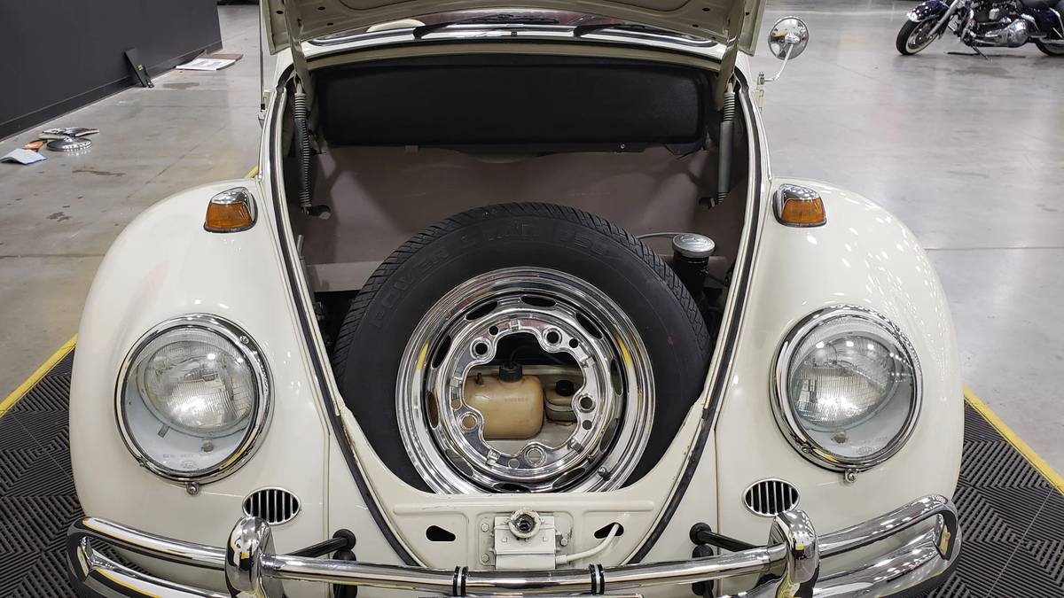 Volkswagen-Vw-beetle-1300-1966-white-13