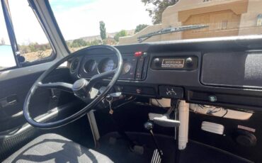 Volkswagen-Vw-bus-1973-orange-9