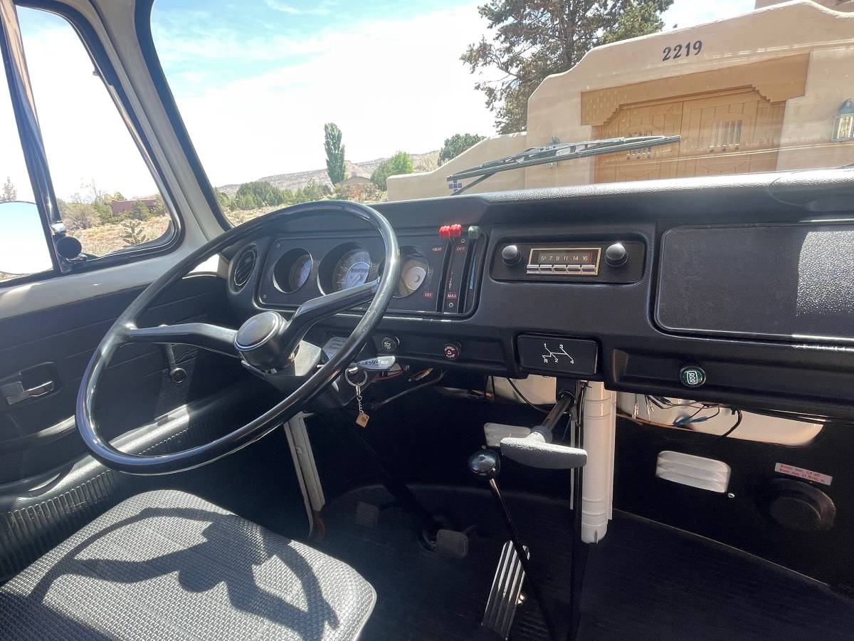 Volkswagen-Vw-bus-1973-orange-9