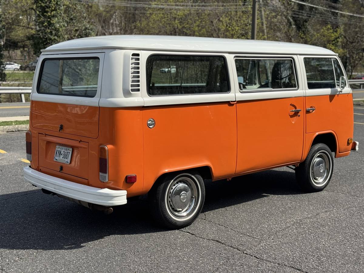 Volkswagen-Vw-bus-1979-orange-3
