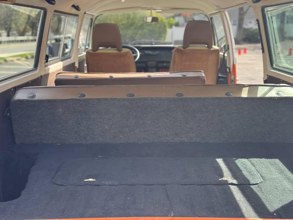 Volkswagen-Vw-bus-1979-orange-4