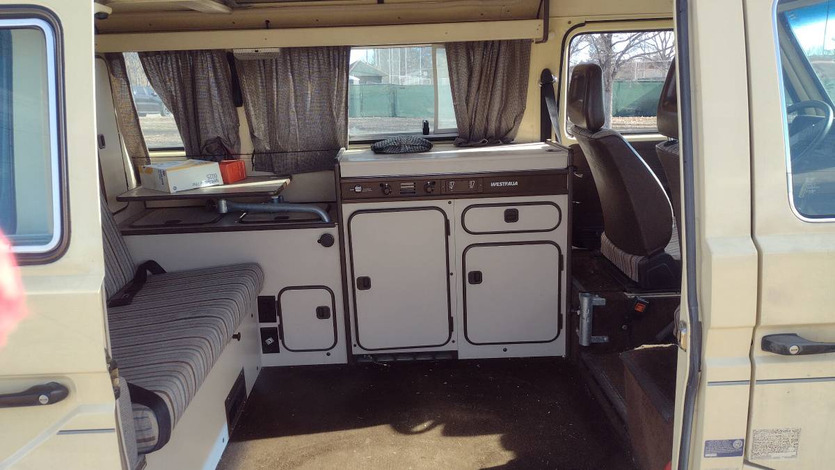 Volkswagen-Vw-bus-1984-yellow-4