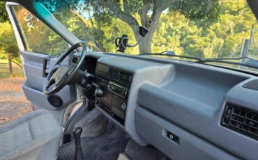 Volkswagen-Vw-eurovan-1995-white-10