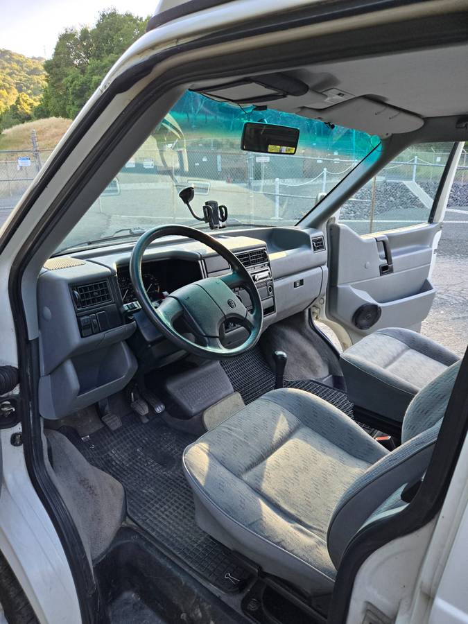 Volkswagen-Vw-eurovan-1995-white-15