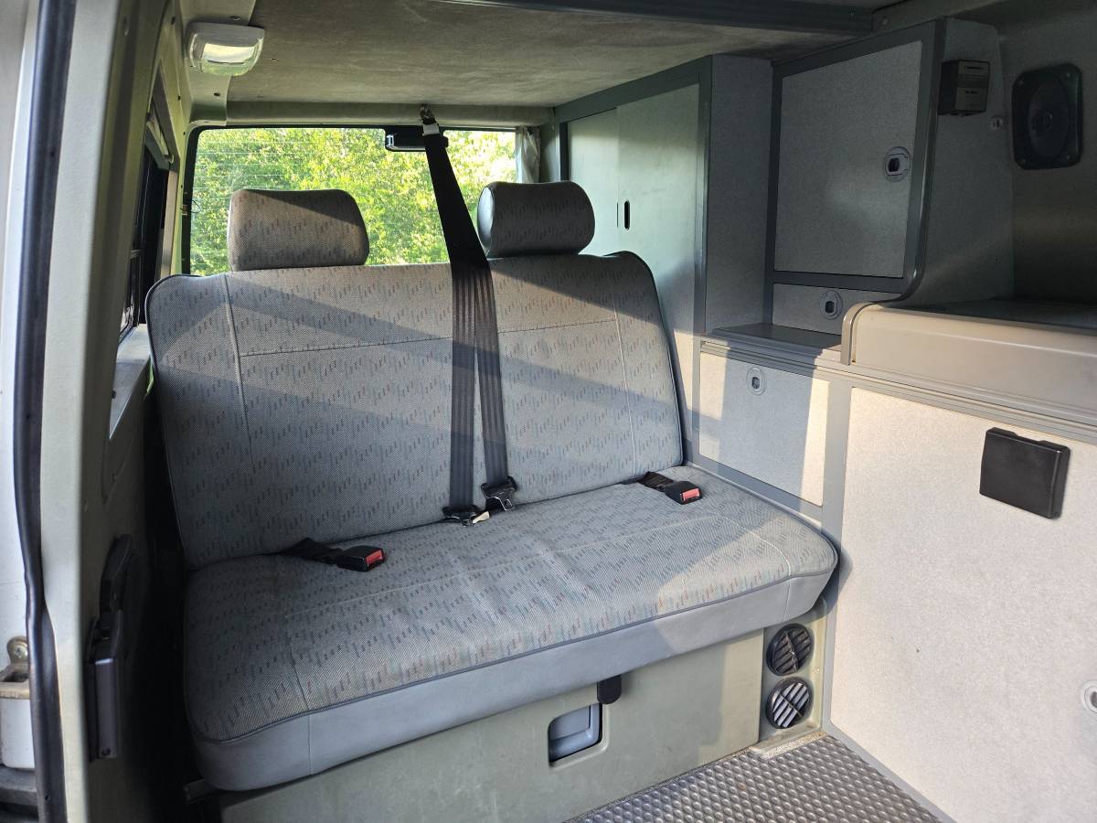 Volkswagen-Vw-eurovan-1995-white-17