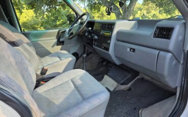 Volkswagen-Vw-eurovan-1995-white-9