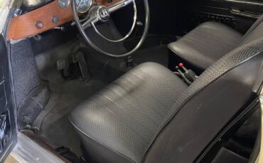 Volkswagen-Vw-karmann-ghia-1967-white-3