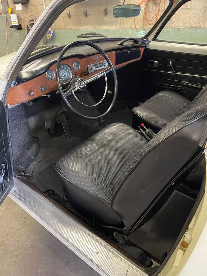 Volkswagen-Vw-karmann-ghia-1967-white-3
