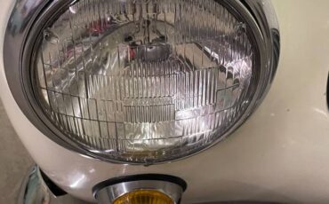 Volkswagen-Vw-karmann-ghia-1967-white-4
