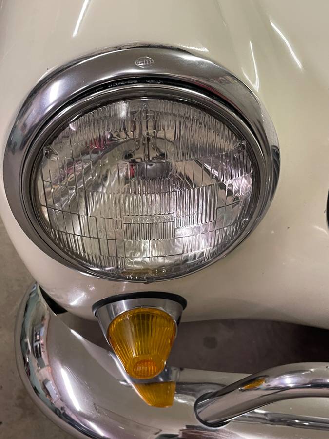 Volkswagen-Vw-karmann-ghia-1967-white-4