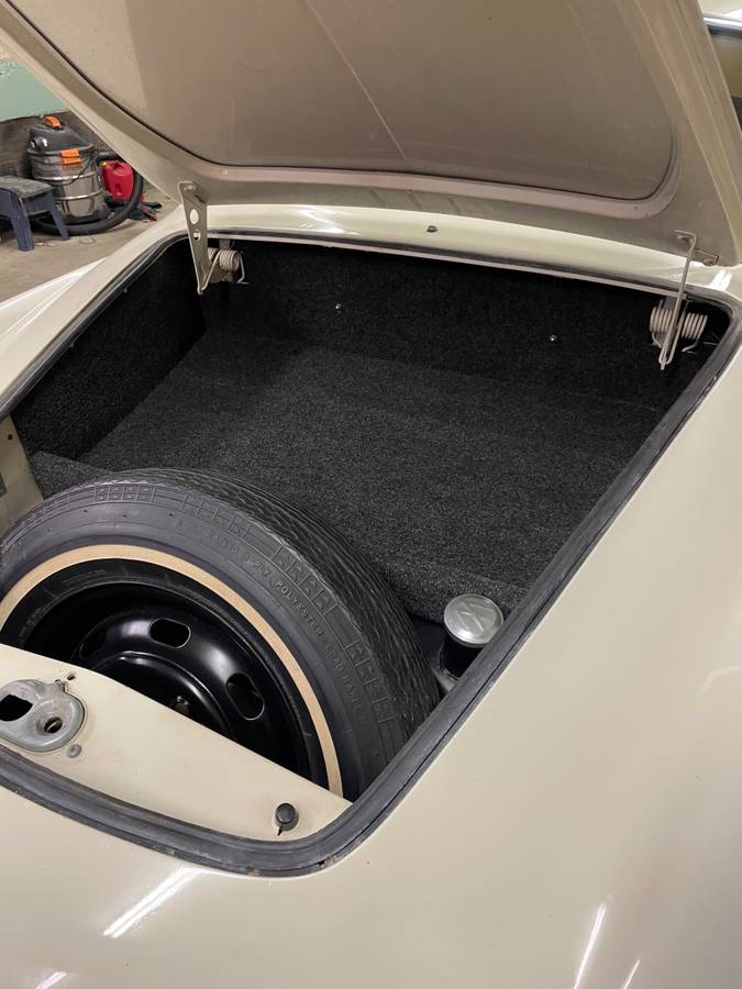 Volkswagen-Vw-karmann-ghia-1967-white-6