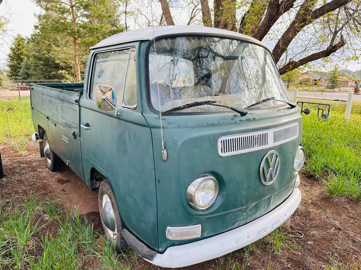 Volkswagen-Vw-single-cab-transporter-1969-green
