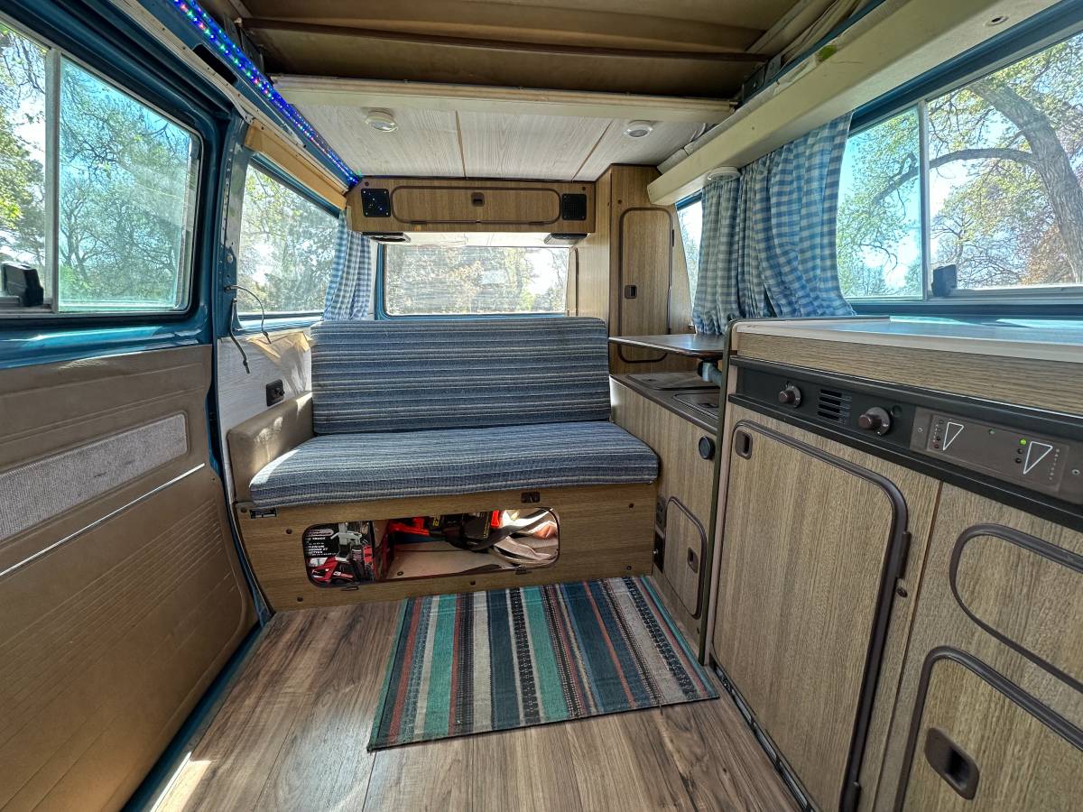 Volkswagen-Vw-vanagon-1980-blue-16
