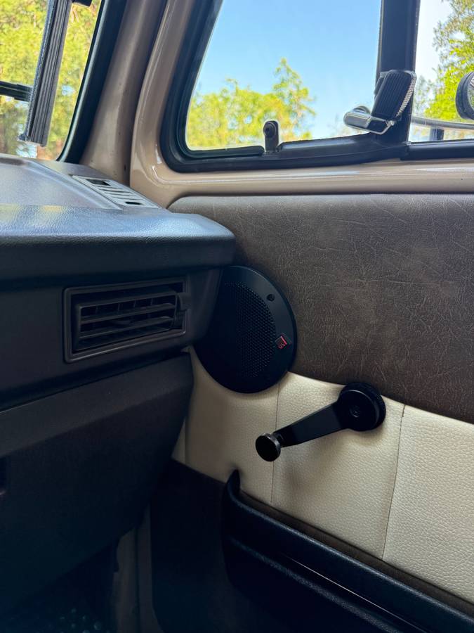 Volkswagen-Vw-vanagon-1984-brown-7