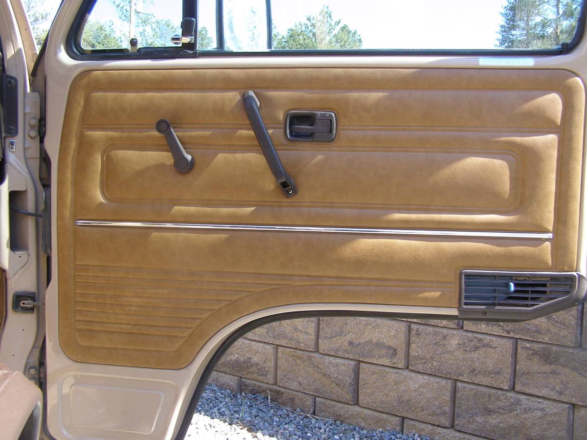 Volkswagen-Vw-vanagon-westfalia-1984-brown-16