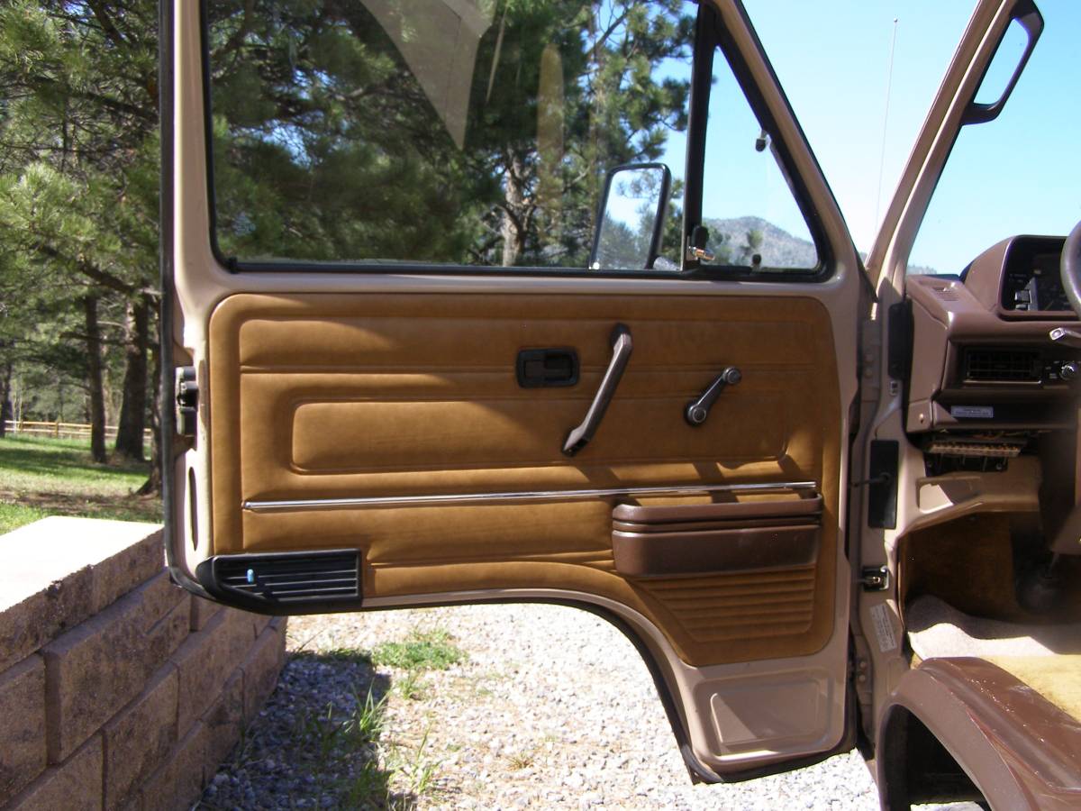 Volkswagen-Vw-vanagon-westfalia-1984-brown-18