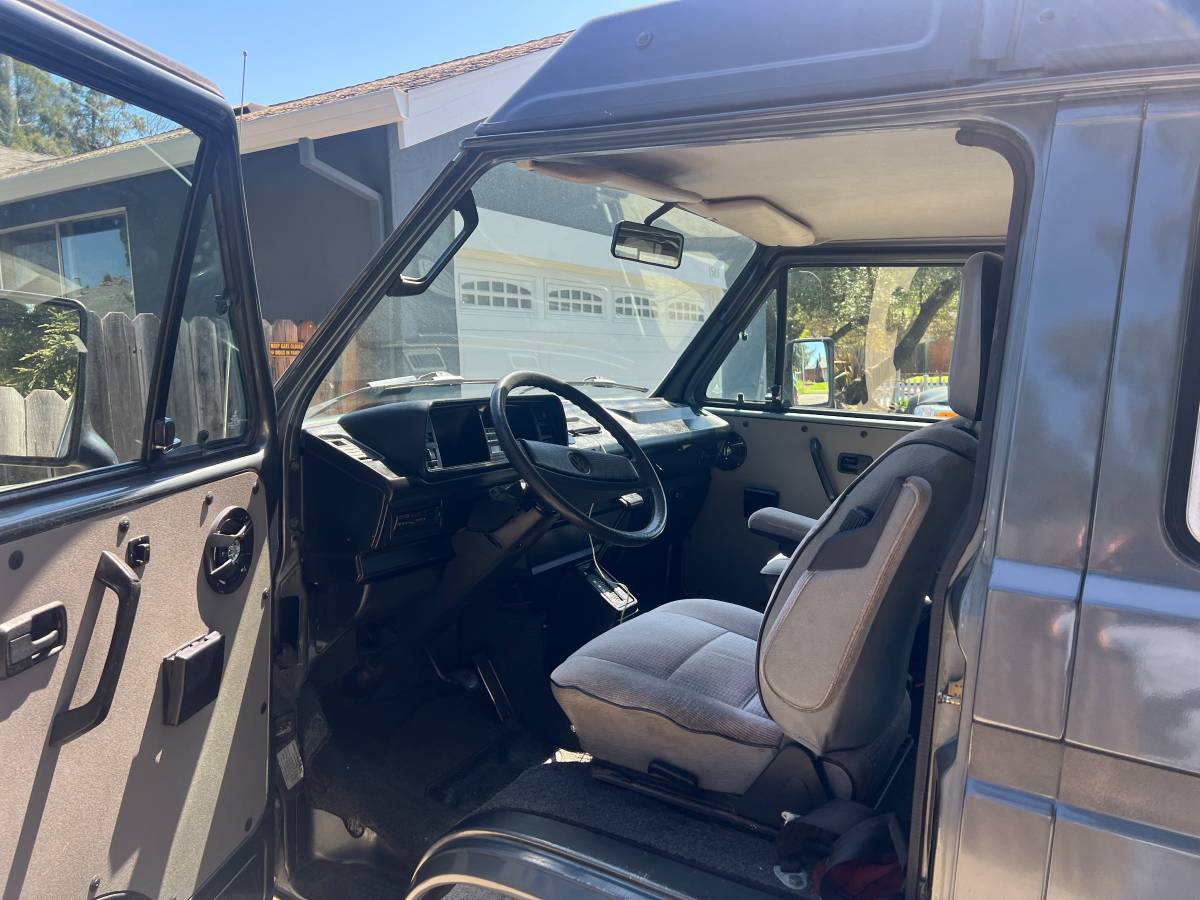 Volkswagen-Vw-vanagon-westfalia-1987-grey-4