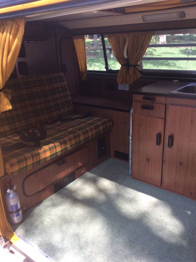 Volkswagen-Vw-westfalia-1976-yellow-5